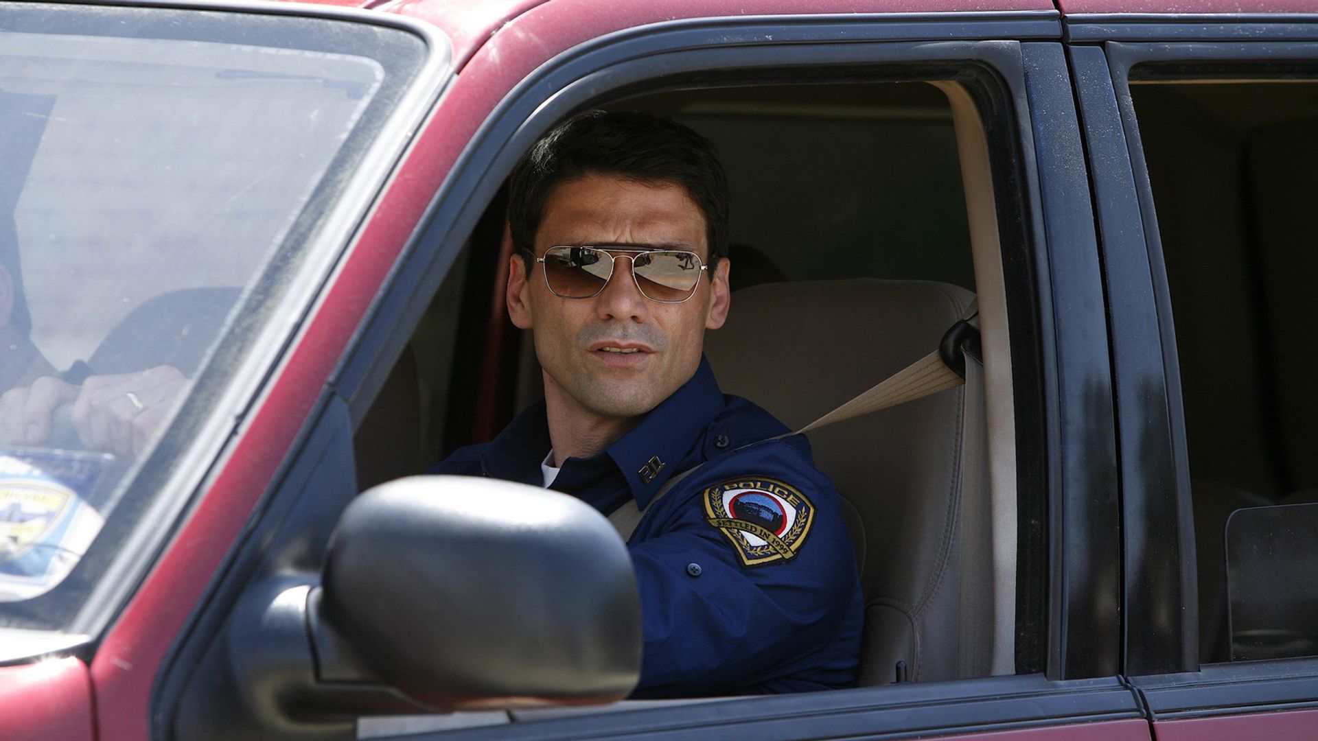 Frank Grillo en la serie 'The Gates'