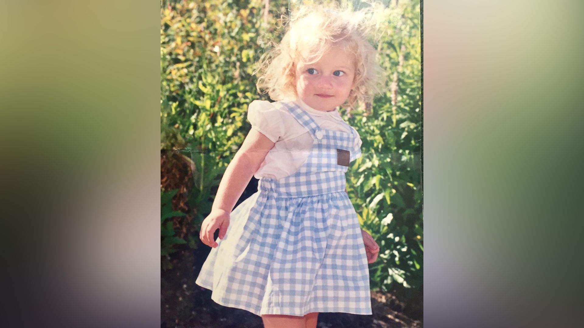 foto de Julia Garner 4