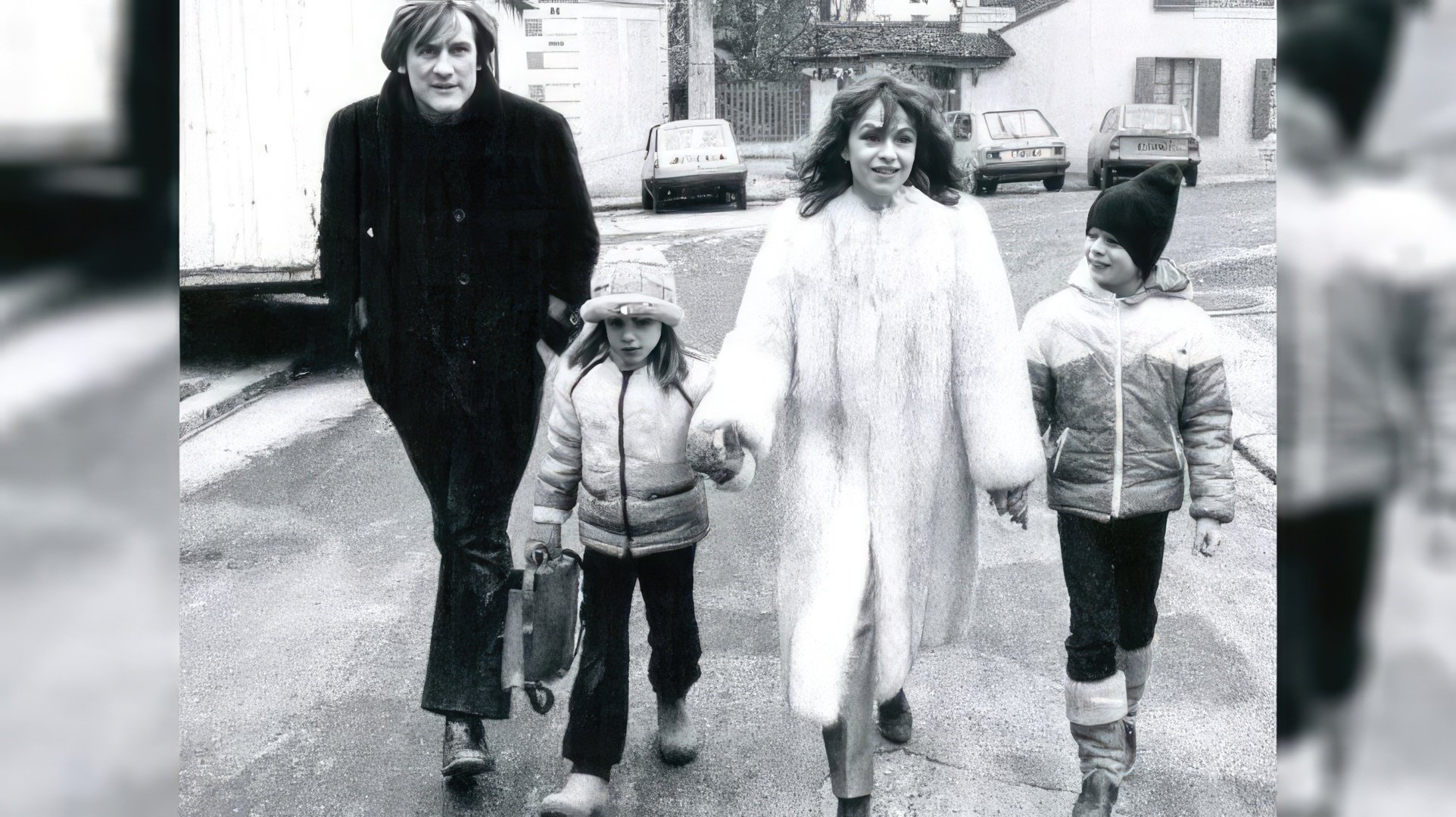Gérard Depardieu con su esposa e hijos