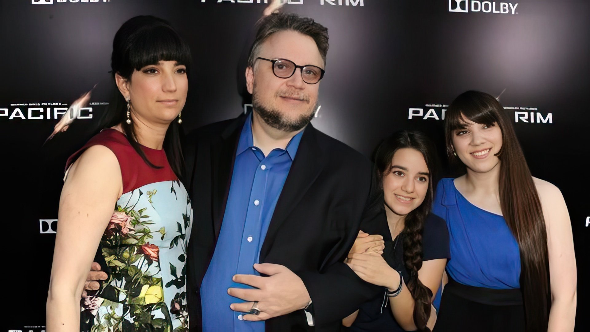 Guillermo del Toro con su primera esposa e hijos