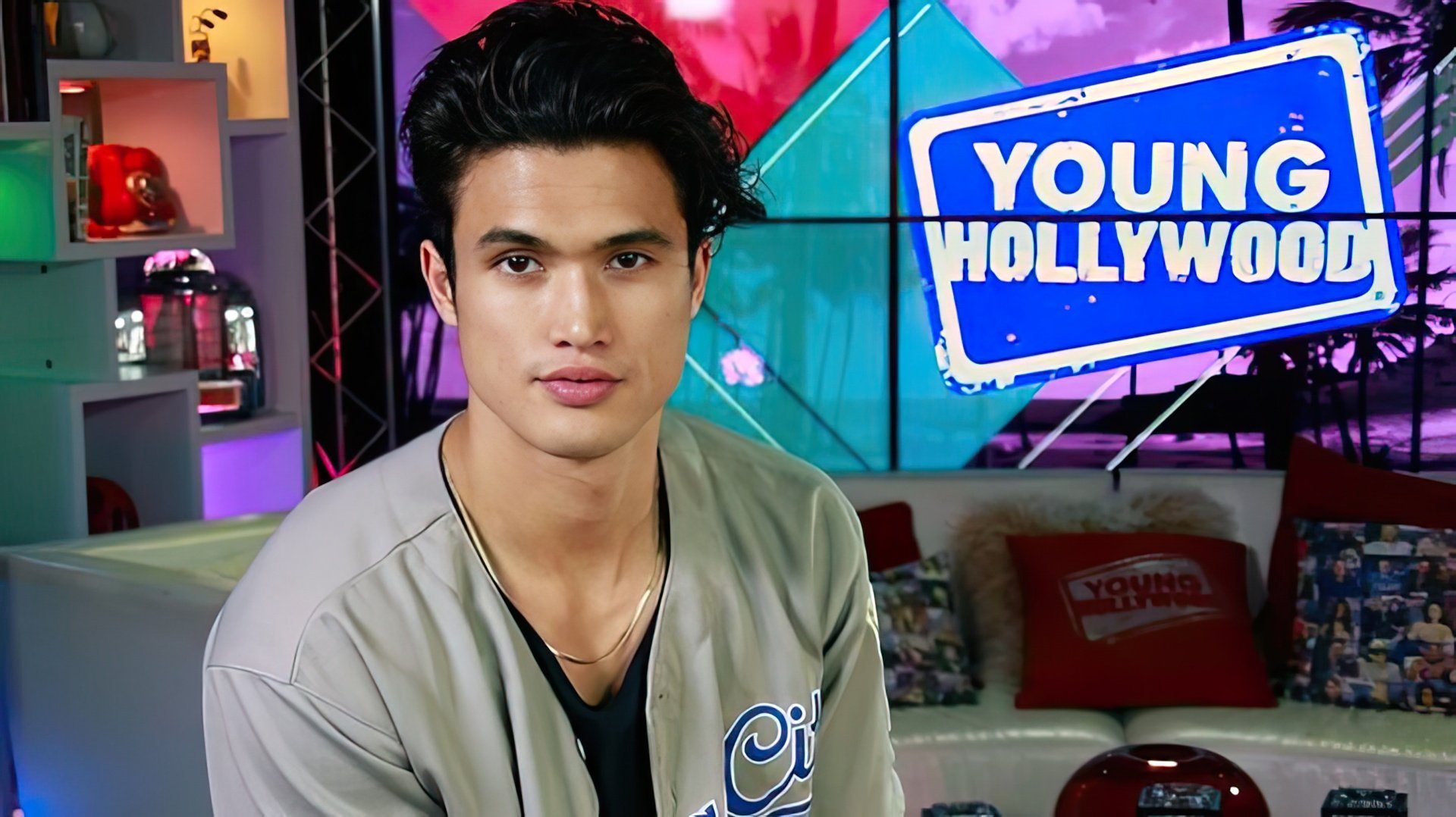 foto de Charles Melton 3