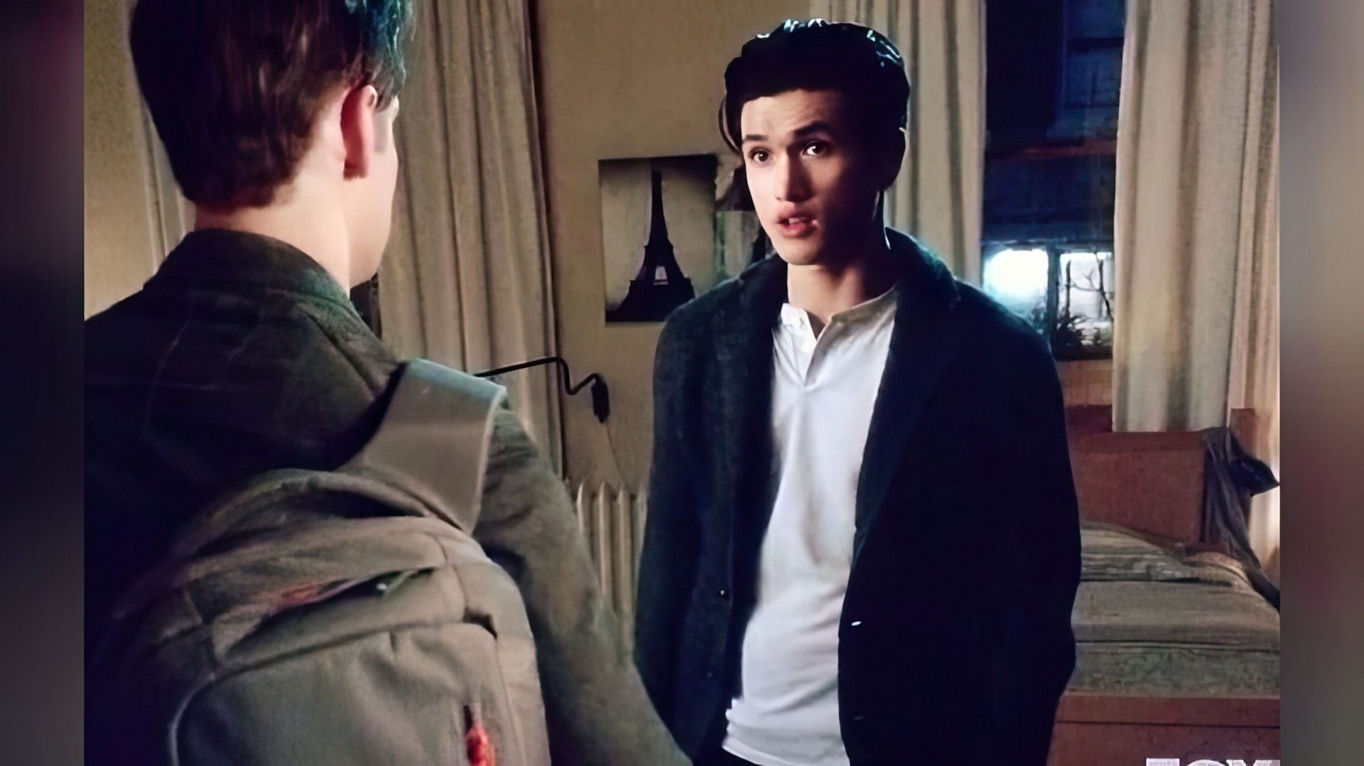 foto de Charles Melton 4
