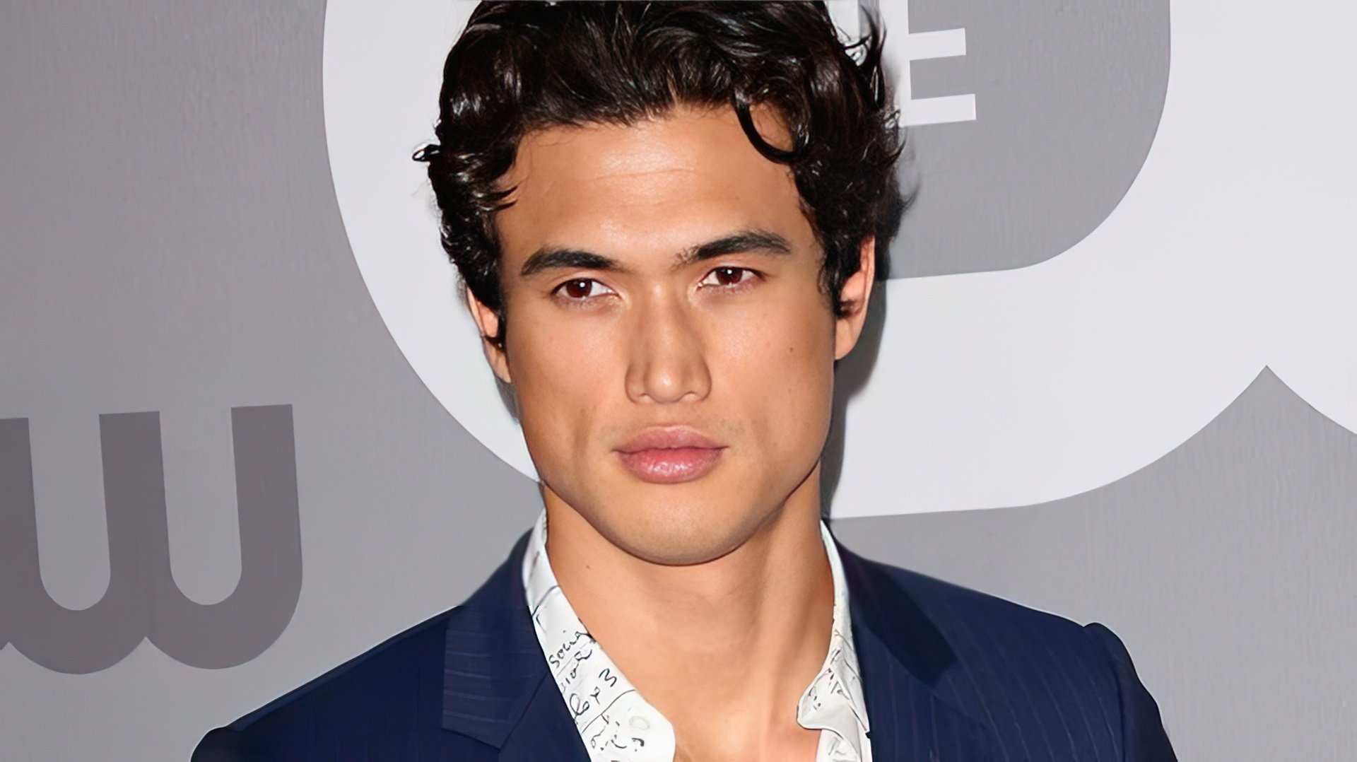 foto de Charles Melton 1