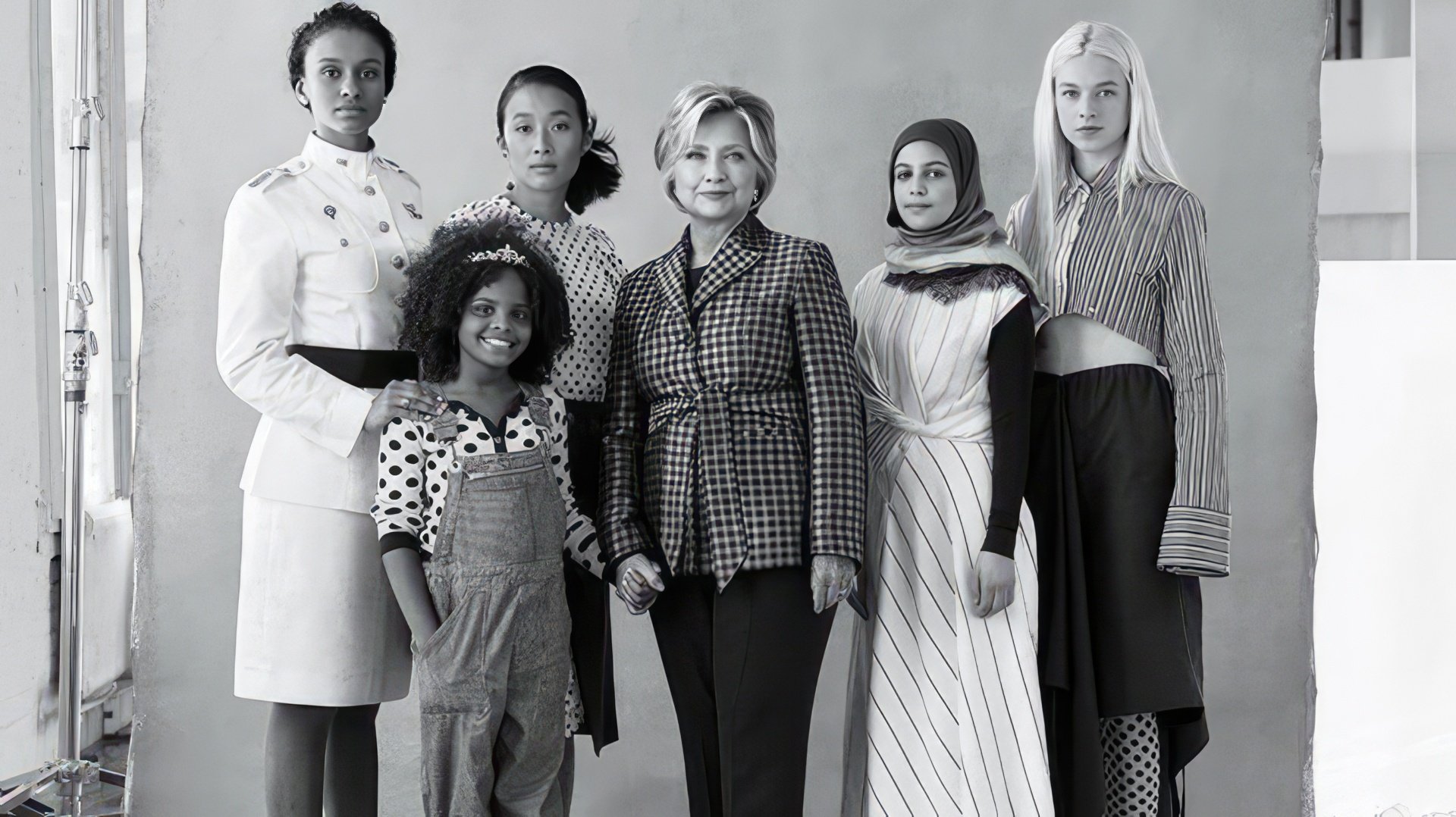 Hunter Schafer en una reunión con Hillary Clinton