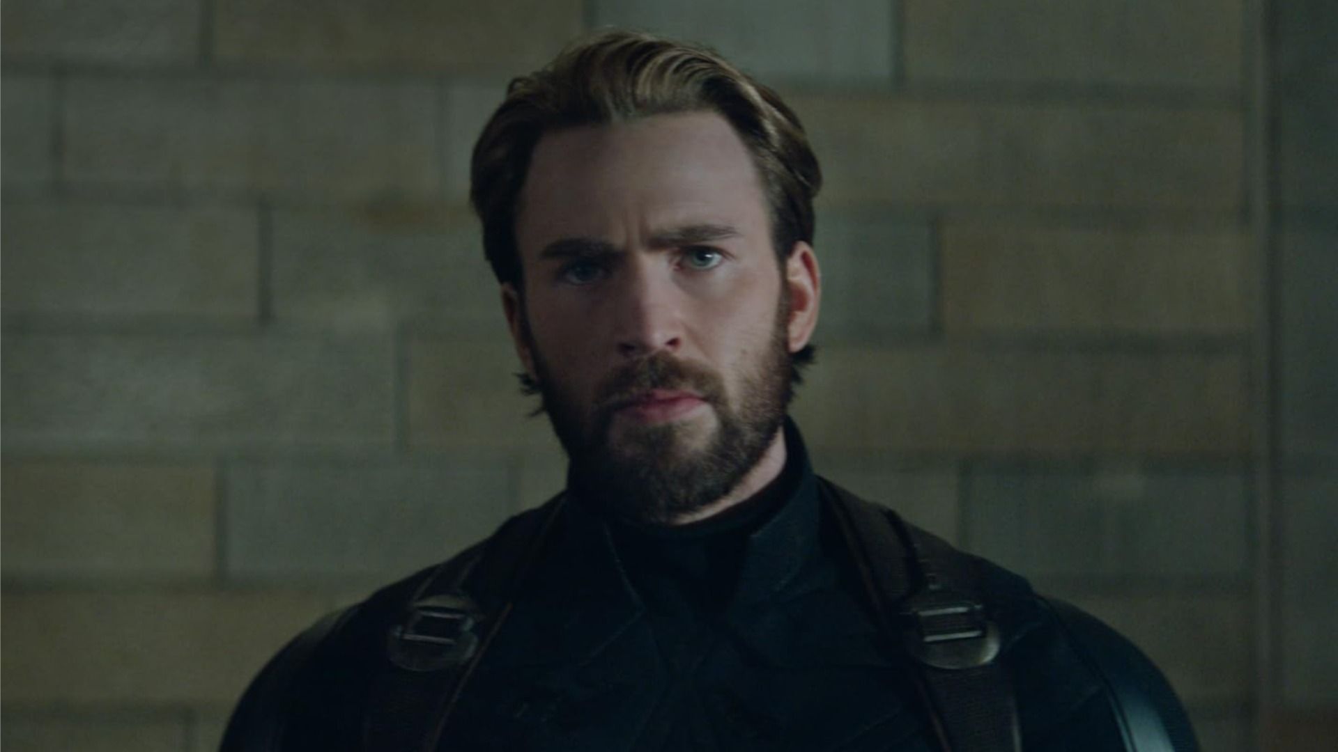 El actor Chris Evans disfrazado de superhéroe como Capitán América