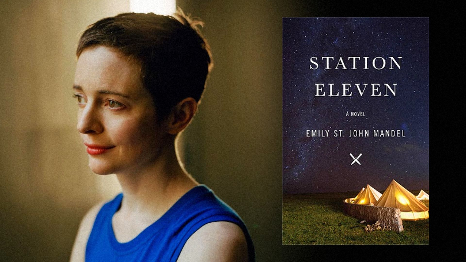La escritora Emily St. John Mandel con un vestido azul y un libro que tiene una foto de tiendas de campaña