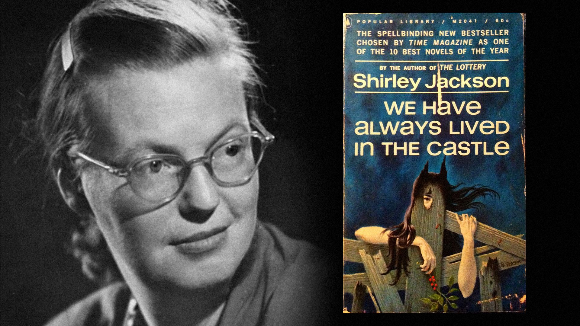 La escritora Shirley Jackson con gafas mira hacia un lado con un libro que muestra a una chica junto a una valla