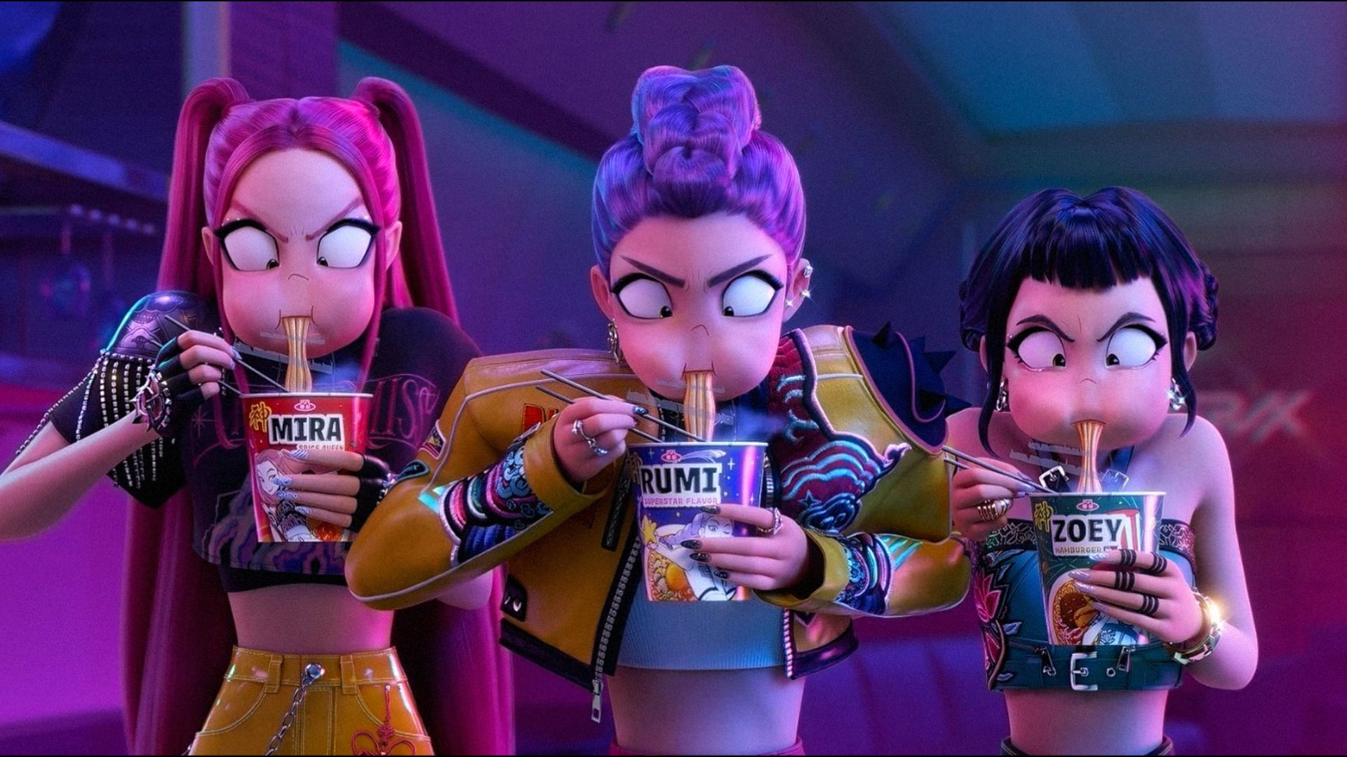 Tres chicas con pelo multicolor comiendo fideos con palillos y mirando hacia abajo