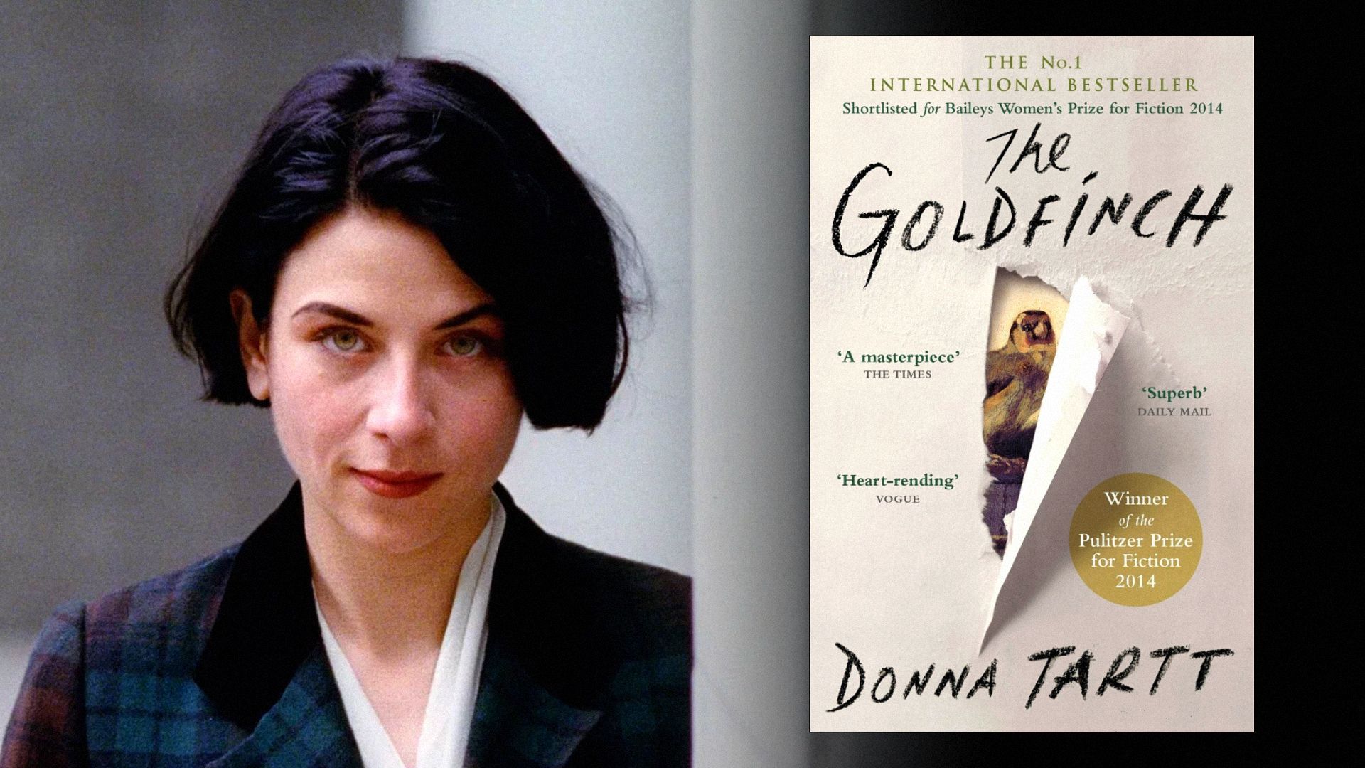 La escritora Donna Tartt con una chaqueta a cuadros, junto a la portada de un libro con un pájaro