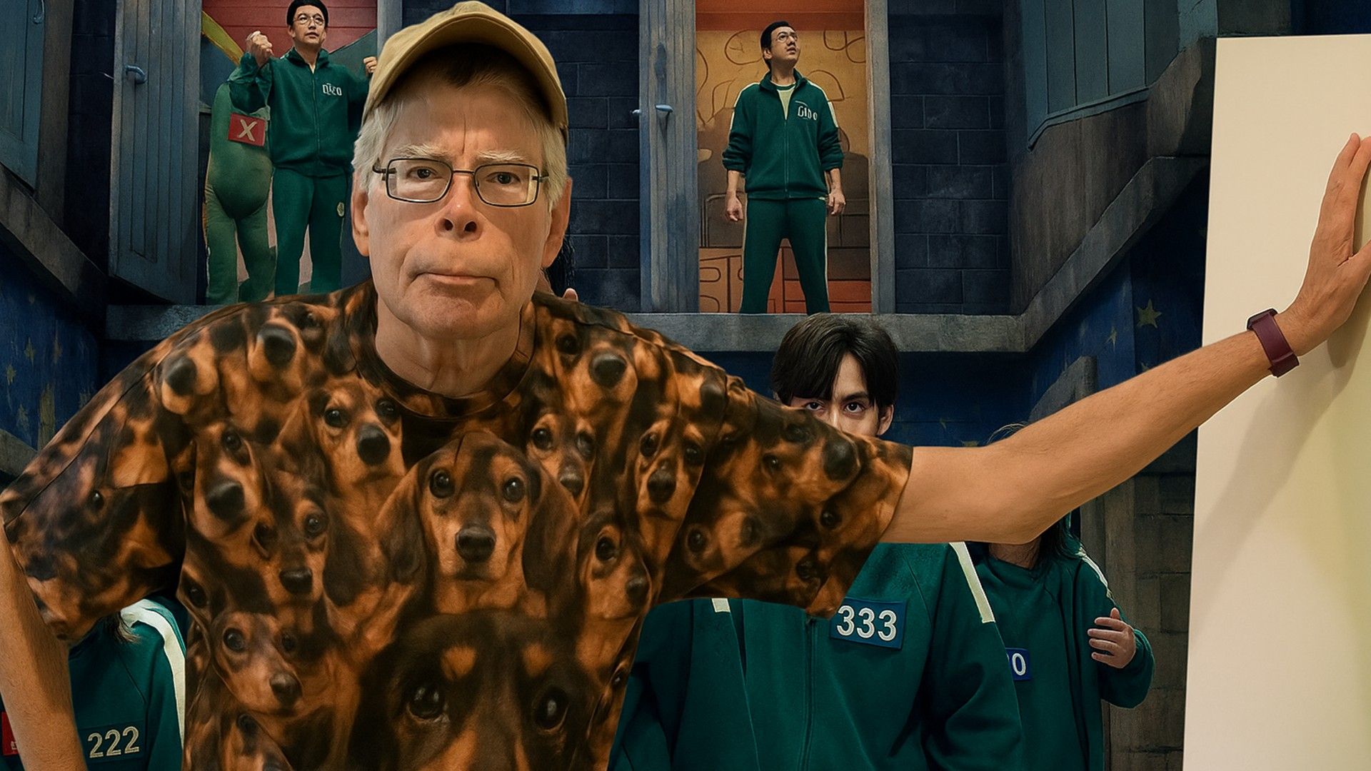 Stephen King con una sudadera con estampados de perros sobre un fondo de fotograma de la serie "Squid Game"